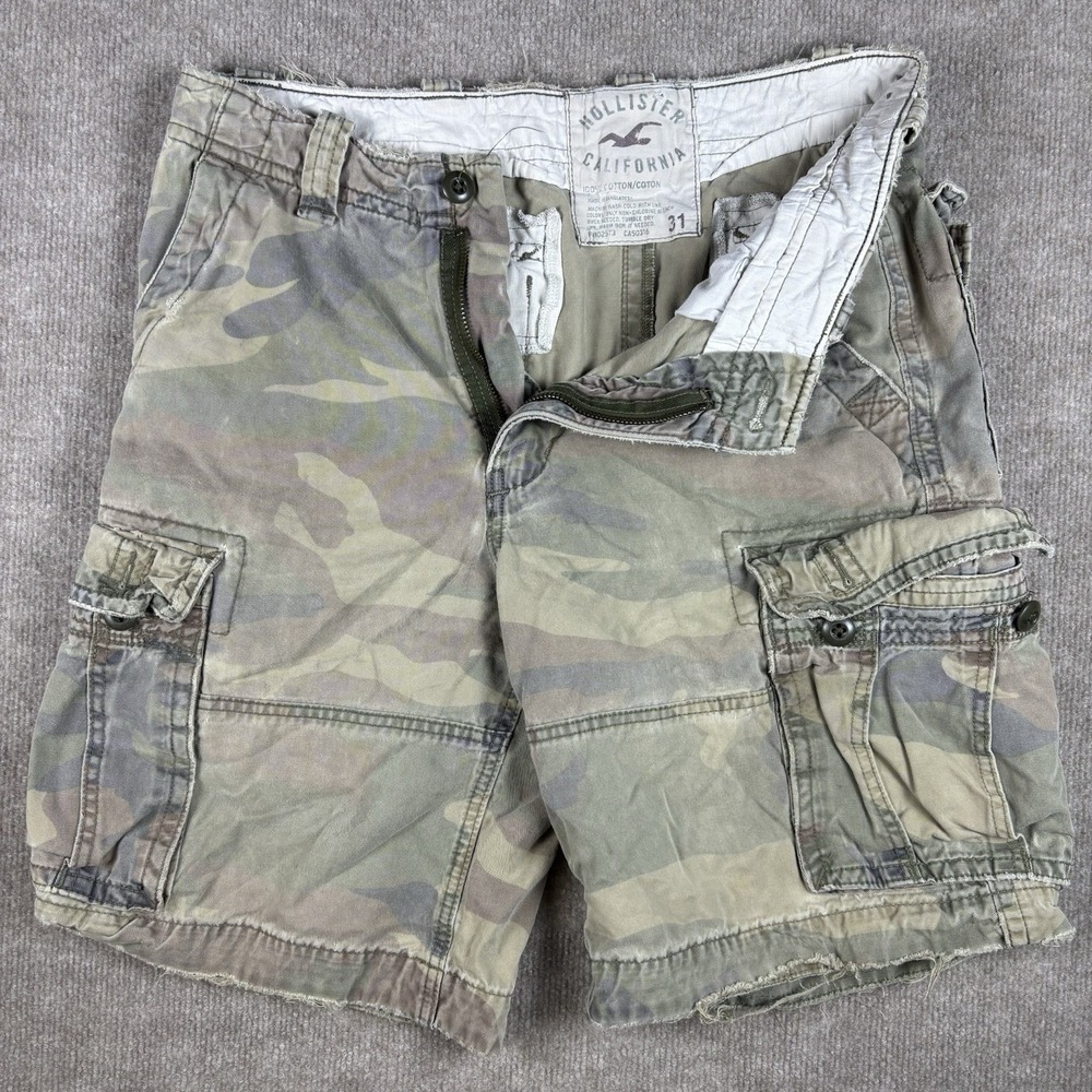 Hollister California Men's Camouflage Cargo Shorts Size 31 Distressed Raw Hem